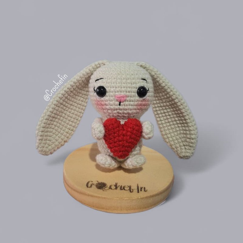 Amigurumi Conejita de San Valentín-Patrón PDF